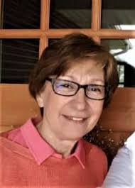 Gloria Bain's Instagram, Twitter & Facebook