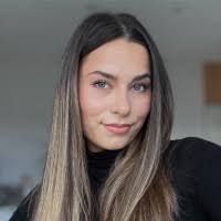 Aleksandra Switala's Instagram, Twitter & Facebook