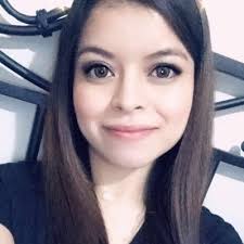 Reyna Alvarez🌼 (@Alvarez_Reynaa)