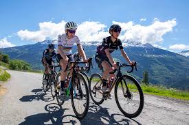 Anna van der breggen dobla en el mundial de imola, gana en línea exhibiéndose; Anna Van Der Breggen Facebook
