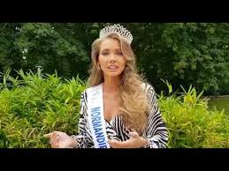 Celle qui vient d'entrer dans l'histoire et de succéder à clémence botino est actuellement. Amandine Petit Miss Normandie 2020 S Adresse Aux Normands Au Lendemain De Son Election Youtube