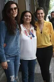 Hülya darcan'ın kızı, bergüzar korel'in ablası zeynep korel'den magazin dünyasını yine sarsacak bir iddia. Hulya Darcan Berguzar Korel Den Annesi Hulya Darcan Icin Surpriz Dogum Gunu Stargazete Com Magazin Haberleri Berguzar Korel Den Annesi Hulya Darcan Icin Surpriz Dogum Gunu Haberi Berguzar Korel Annesi Hulya Darcan