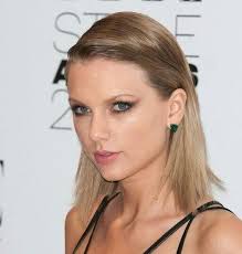 Taylor swift has been very dynamic with her appearances and has always adopted various beautiful hairstyles. 19 Best Hairstyles Of Taylor Swift