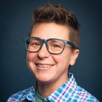 Kelly Savarese's Instagram, Twitter & Facebook