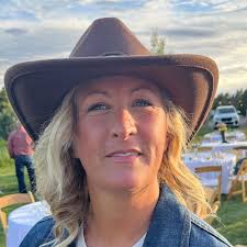 Hillary Reid (@hillereid)