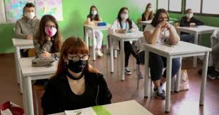La situazione varia da regione a regione. Scuole Il Tar Boccia Emiliano Ma Lui Fa Una Nuova Ordinanza Torna Il Fai Da Te In 5 Giorni 672 Contagi Tra I Banchi La Gazzetta Del Mezzogiorno