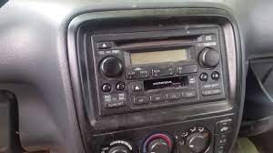 You can get a radio code here: Desbloquear La Radio De Un Crv 2001 Esp Youtube