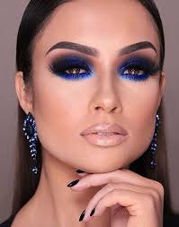 Black And Blue Eyes Stunning Makeup Look With Blue Eye Makeup Blue Eye Makeup Black Smokey Eye Makeup Glam Makeup Look