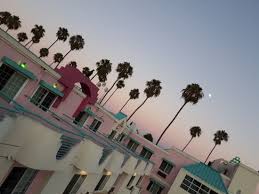 Hotel with fresh clean rooms, free parking, complimentary continental breakfast, free wireless high speed internet, free gym. Terrazza Solarium Picture Of Days Inn By Wyndham Santa Monica Tripadvisor