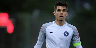 Babasının efsane olduğu bir takımda oynamanın duygusal bir etki yaratıp yaratmayacağı sorulan hagi, böyle bir şeyin. Ianis Hagi Galatasaray A Hicbir Zaman Hayir Demem