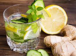 Fügen sie eis zu jedem glas hinzu und garnieren sie die felge mit geschnittenen gurken (und minze, falls gewünscht). Flacher Bauch Mit Diesem Schlankwasser In 3 Tagen Wunderweib