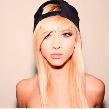 Marisa Dunlap's Instagram, Twitter & Facebook