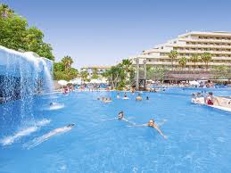 British, nordic and german tourists come in their tens of thousands every year to visit its spectacular beaches and lively nightlife. Hotel Best Tenerife In Playa De Las Americas Bei Alltours Buchen