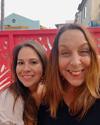 🌺 "Confidence level: selfie queen 👑"