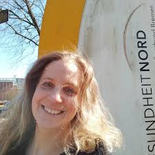 Wichtiger Hinweis für alle Schüler*innen und Eltern‼️ Am morgigen Montag,  19. Dezember, fällt wegen Glatteisgefahr an allen allgemeinen und  berufsbildenden Schulen in Wilhelmshaven der Unterrricht aus. Die  Schülerbeförderung entfällt. An den