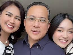 6 Potret Eca Aura bersama Sang Ayah Konglomerat di Malang