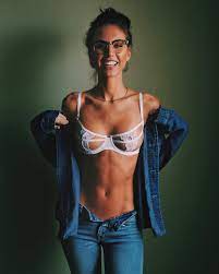 Brit Manuela Porn Pic - EPORNER