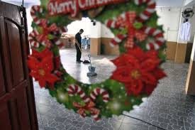 Natal merupakan sukacita bagi keluarga karena sumber sukacita memilih hadir di dunia melalui keluarga. Jemaat Katolik Di Dharmasraya Dilarang Rayakan Natal Bersama Kami Akan Patuh Halaman All Kompas Com