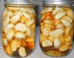 Campur air jahe dengan bawang putih kemudian hancurkan. Khasiat Bawang Putih Dicampur Madu Hd 2 Bawang Putih Makanan Makanan Sehat