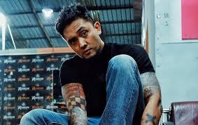 Video skandal gadis spa di vietnam. Cewek Mirip Sule Jadi Perbincangan Di Twitter Begini Komentar Uus