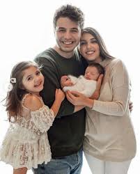 اجمل صور انس واصلا وميلا In 2021 Cute Love Couple Images Cute Love Couple Couples Images