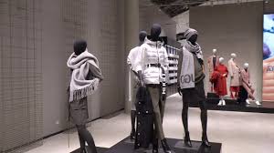 The company sells clothing, accessories, footwear and fragrances. Hugo Boss Outlet In Germany Up To 70 Off In Sale Outletcity Metzingen