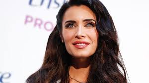 Pilar Rubio: La mujer de Sergio Ramos te enseña cómo transformar una  camiseta de algodón en un top de lo más sexy en Instagram