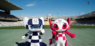 Miraitowa es alegre y muy atlética, como suelen las mascotas olímpicas, con un gran sentido de integridad y el poder de teletransportarse a cualquier. Tokio 2020 Las Mascotas Olimpicas Visitan Barcelona