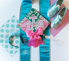 The art of glitter should be a major itself. How To Decorate A Custom Graduation Cap Midwest Mermaid