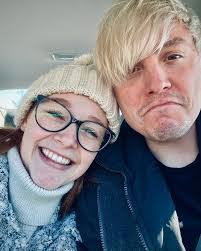 Deanna Leigh's Instagram, Twitter & Facebook