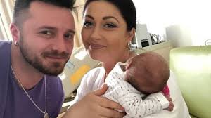 Gabriela cristea, prezentatoarea emisiunii „te vreau lângă mine de la kanal d, a realizatoarea tv a mărturisit că nu contează sexul copilului, dar că i se pare că tavi clonda are față de tată de fată. Gabriela Cristea Aspru CriticatÄƒ De Fani DupÄƒ Ce A NÄƒscut Al Doilea Copil Am Primit Tot Felul De Mesaje Stiri Vedete Si Evenimente Viva Ro