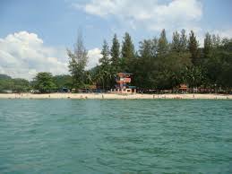 Teluk batik beach is located close to the towns of lumut and sitiawan and looks out towards pangkor island, perak's top beach destination. Teluk Batik Beach Lumut Malaysia