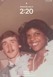 Who uses a Service charge? How much and why? Doing a research project.  Please and thank you.