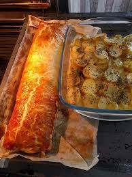 Saftige Blatterteig Hackfleischrolle Mit Sahne Kartoffeln Von Jlanc Chefkoch Rezepte Mit Hackfleisch Und Kartoffeln Rezepte Blatterteig Hackfleisch