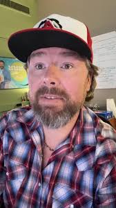 Hannah Blaylock performs "Bandit Queen"