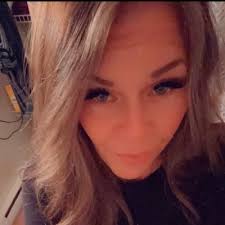 Leanne Nicholson (@ilovetrees77)