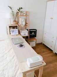 To arrange a bedroom with a desk. 20 Desk Organization To Arrange Your Personal Space To Be Neater Arra Apartment Decorating College Bedroom Apartment Bedroom Decor Minimalist Bedroom Design