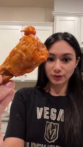 It’s currently 55 degrees in Vegas 🤧 so here’s one of my favorite stews of  all time — daktoritang aka spicy chicken stew. A warm bowl of this & some  rice will put a smile