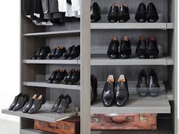 This shoe rack can hold up to 6 pairs of shoes. Porro Spa Products Systems Attrezzatura Interna Internal Equipment