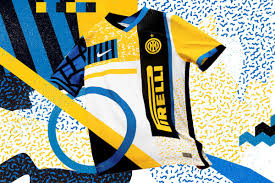 Appearing in several variations in previous years, in 1979/80 the snake returned in a dominant way. Official Inter Release Fourth Kit Serpents Of Madonnina