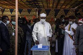 Il venait d'être réélu pour un sixième mandat selon. Chad Heads To Votes As President Deby Targets 6th Term Daily Sabah