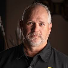 Jeff Vigue's Instagram, Twitter & Facebook