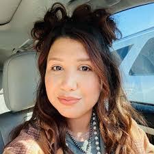 Amber Alden's Instagram, Twitter & Facebook