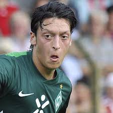Luego de 2000 a 2005 jugaría en el rot weiss essen. Ozil Signs For Real Madrid Eurosport