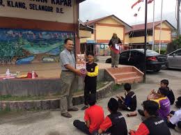 Terletak di jln.setia,bukit kapar(oleh karenanya disebut sekolah bukit kapar). Program Jejak Maklumat Sekolah Kebangsaan Kapar Facebook