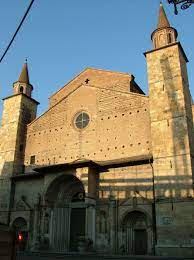 Piazza duomo, fidenza (parma) costruita tra il xii e il xiii secolo sul percorso della via francigena, in stile romanico, e dedicata a san donnino, fu edificata nel punto in cui, secondo la leggenda, cadde il santo. Dom Von Fidenza Wikipedia