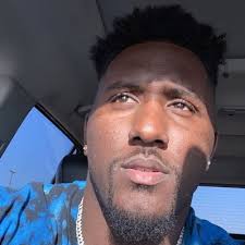 Uncle Julio (@mike_williams52)