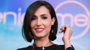 La sua successiva carriera da presentatrice l'ha portata a condurre. Caterina Balivo Tremendous Gaffe On Social Media Fans Angry About The Slip Curler Ruetir
