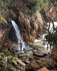 Sebab jarak perjalanan tak jauh sangat. Air Terjun Janda Mandi Di Kijal Kemaman Nama Unik Tapi View Indah Libur