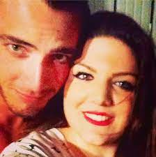 Οι δυο τους, μοιάζουν εκπληκτικά και. Me Poion Panemorfo Ellhna Bgazei Selfie H Korh Ths Bikys Stayropoyloy Danah Zinapost Gr